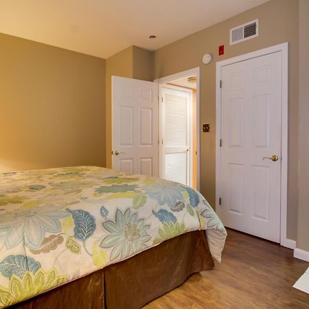 Parkway Condo About Walk To Island In Pigeon Forge! Exterior photo